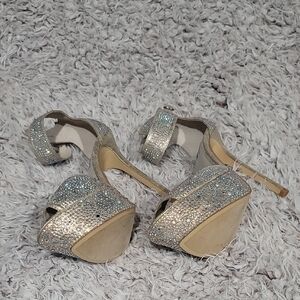 CCO ALL NEED TO GO!!  STEVE MADDEN Elegant Silver Glitter Women's Heels